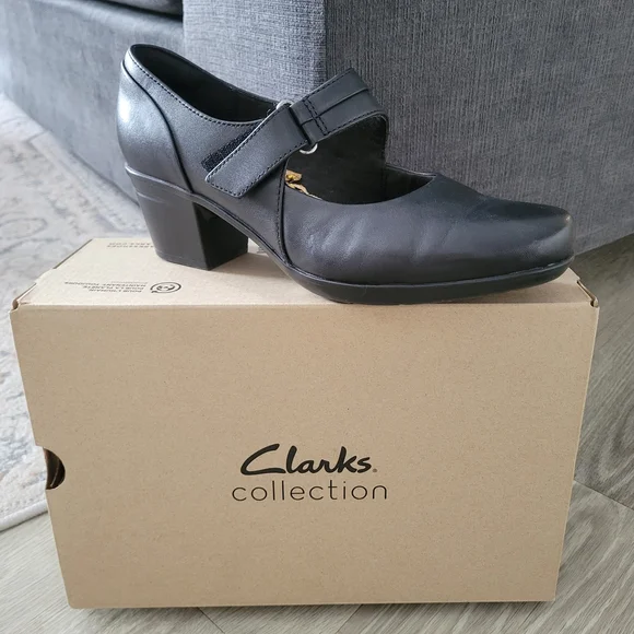 Clarks Women's Black Mary Jane Shoes Size 8.5 Wide - Picture 6 of 8